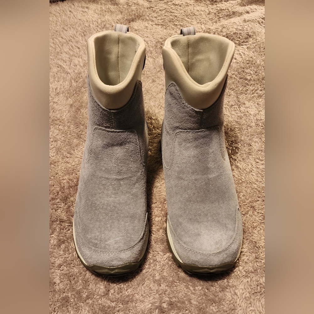 Women's Merrell Suede Tundra Boots Size 7